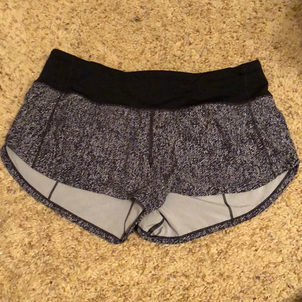 Size 6 lululemon shorts
